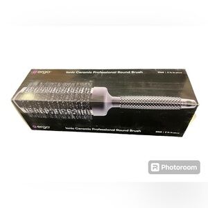 New ERGO hair brush ER65 2 1/2 inch. Ionic ceramic professional round brush